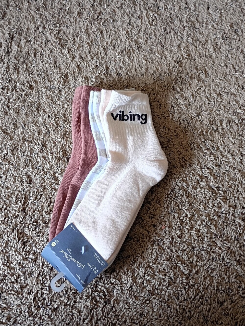 NWT Universal Threads Vibing Cream & Brown Men's Crew Socks - 3-Pack